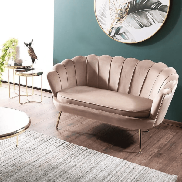 Wypoczynkowa Sofa Kanapa Welurowa Muszelka do Salonu Beżowa Złote Nogi CLARA